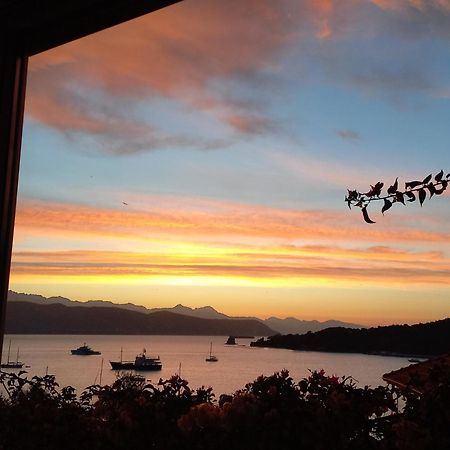 Casa Vacanze Ibiscus Porto Venere Esterno foto