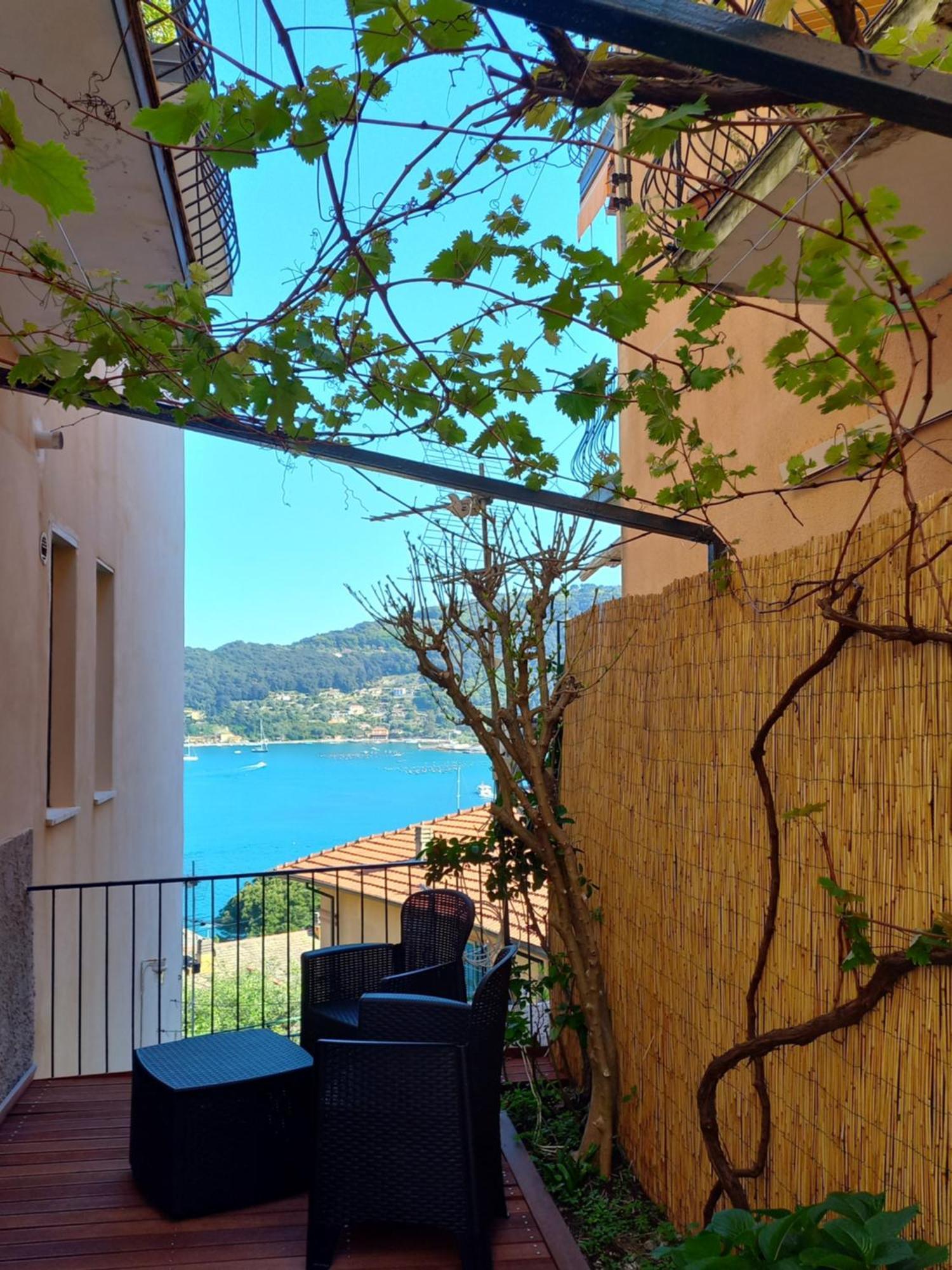 Casa Vacanze Ibiscus Porto Venere Esterno foto